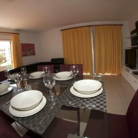 84 Con Piscina Privada فيلة كالاو سالفاجي