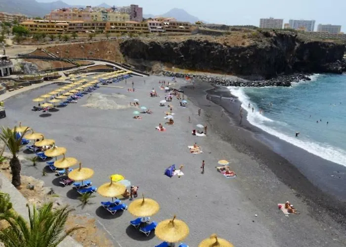 84 Con Piscina Privada Вилла